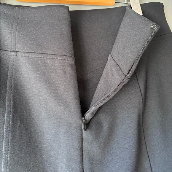 Michael Kors size 10 black mini business work skirt with slit, stretchy, fitted - Picture 4 of 5